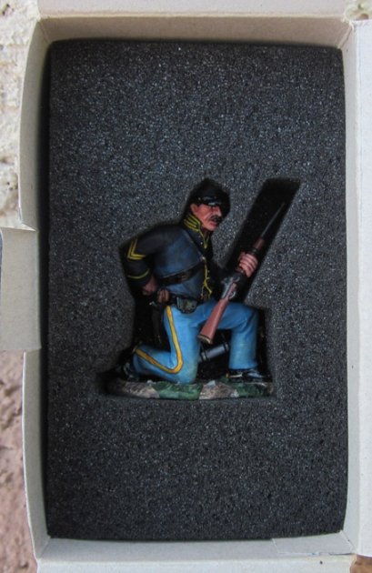  King & Country, CW064, Union Trooper Reloading, Retired, Boxed — image 3