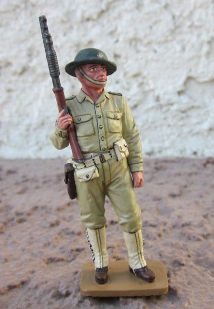  King & Country, USMC002, Marine with Shotgun, Retired, Boxed — image 2