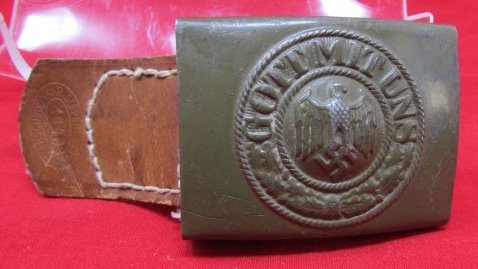  German WWII Army Enlisted Steel Buckle & Partial Leather Tab, 1940 — image 2