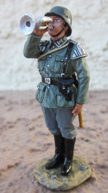  King & Country, FOB059, WWII Wehrmacht Bugler, Retired, Boxed — image 2