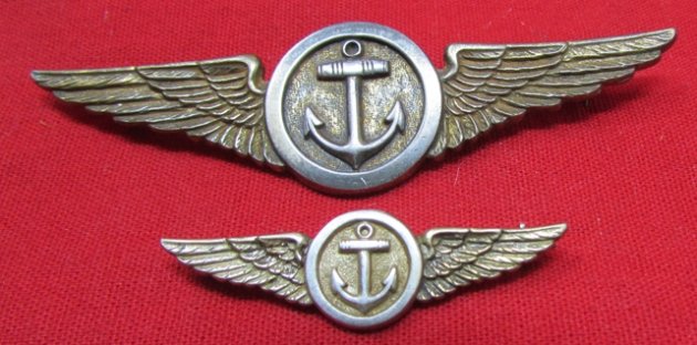  US WWII Navy Observer Wings, Fullsize & Mini, Vanguard Mfg, Pinback, — image 2