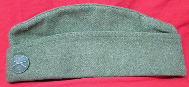 US WWI Infantry Overseas Hat and Infantry Collar Disc — image 2