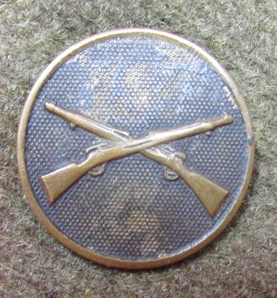  US WWI Infantry Overseas Hat and Infantry Collar Disc — image 3