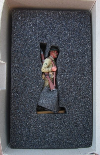 King & Country, USMC010, Marine With Rifle, Retired, Boxed — image 3