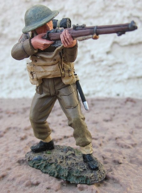  King & Country, FOB029, British Soldier, Standing, Firing, Retired, Boxed — image 2