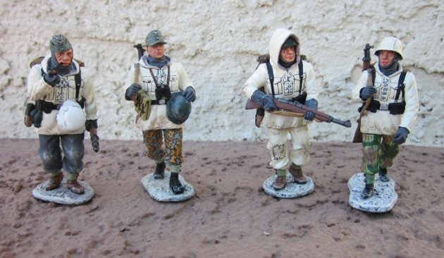  King & Country, WWII German Snow Patrol BBG014, 4 Figures, Boxed, Retired — image 2