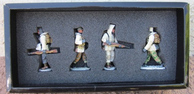  King & Country, WWII German Snow Patrol BBG014, 4 Figures, Boxed, Retired — image 3
