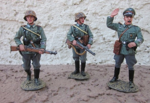  King & Country, WWII German Polizei in Action, (3 figures) FOB044, Retired — image 2