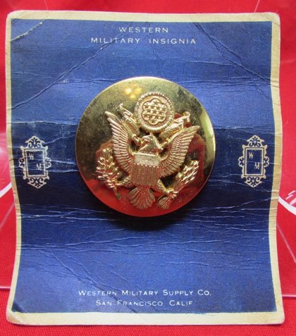  US WWII-Vietnam Army Enlisted Hat Insignia on Original Card Stock — image 2