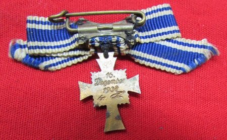  German WWII Miniature Mothers Cross, Bronze — image 3