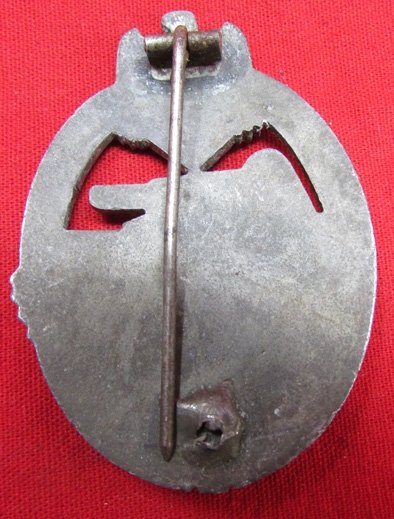  German WWII Panzer Assault Badge in Silver, Missing Catch — image 3