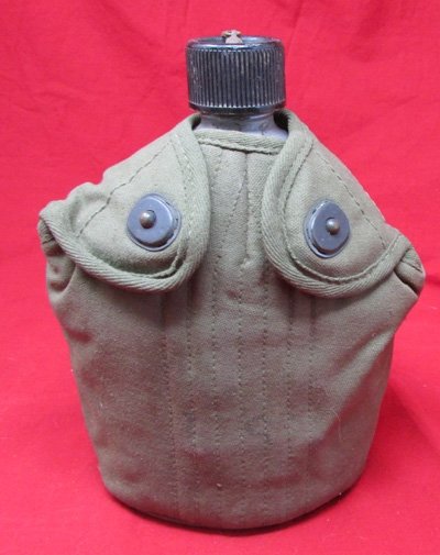  US WWII Canteen, Cup and Cover Set, Dark OD Cover — image 2