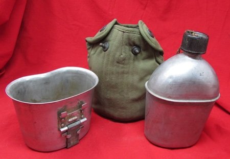  US WWII Canteen, Cup and Cover Set, Dark OD Cover — image 4