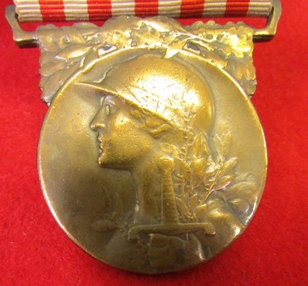  French WWI 1914/1918 War Medal and Ribbon — image 3