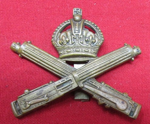 British WWI Machine Gun Service Cap Badge — image 2
