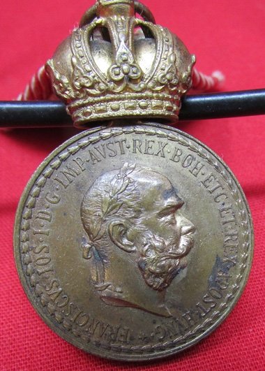  Austrian WWI Signum Laudis Medal, Officers, with Swords, Franz-Joseph — image 4