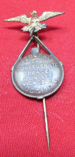  US Post Civil War Federal & Confederate Peace Jubilee Pin, Vicksburg 1917 — image 2