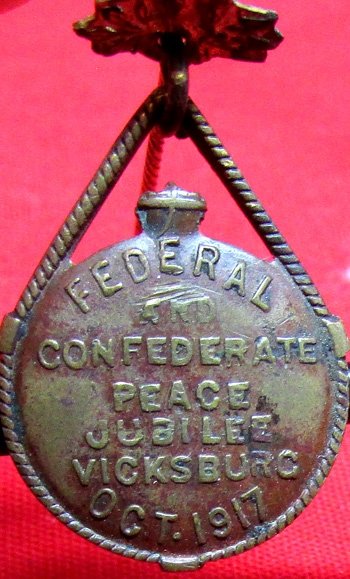  US Post Civil War Federal & Confederate Peace Jubilee Pin, Vicksburg 1917 — image 4