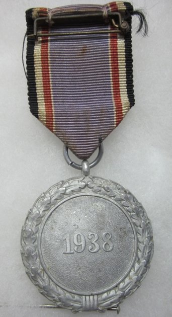  German WWII Medal, Luftschutz 2nd Class — image 3
