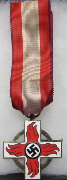  German WWII Medal, Fire Brigade Cross 2nd Class, Glaser & Sohn Dresden — image 2