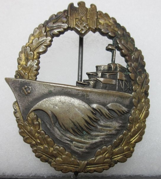  German WWII Kriegsmarine Destroyer Badge, Tombac — image 2