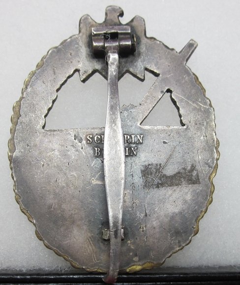  German WWII Kriegsmarine Coastal Artillery Badge, Schwerin, Missing Catch — image 3