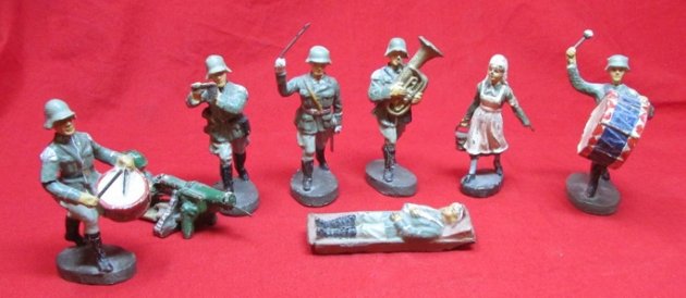  German WWII Elastolin Soldier Lot, 7 Assorted Figures — image 2