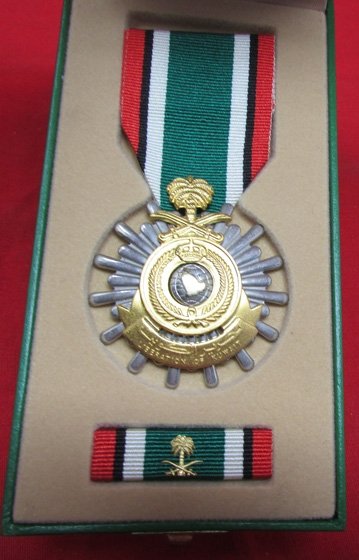  Kingdom of Saudi Arabia Gulf War Liberation of Kuwait Service Medal — image 4