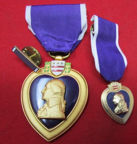  US Post WWII Purple Heart Medal Set, Medal, Miniature & Lapel Pin — image 2