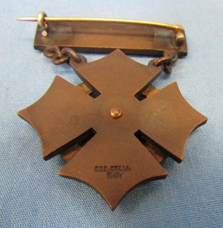  US WWI Era Gold & Bronze Pistol Marksmanship Badge, U.S.R.A. — image 3