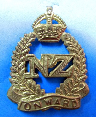 New Zealand WWI Collar Insignia, Onward, Two — image 3