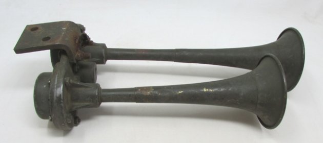  US WWII-Korean War 24 Volt Vehicle Air Horns, — image 3