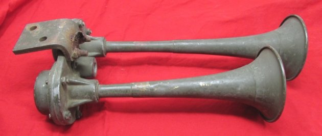  US WWII-Korean War 24 Volt Vehicle Air Horns, — image 5