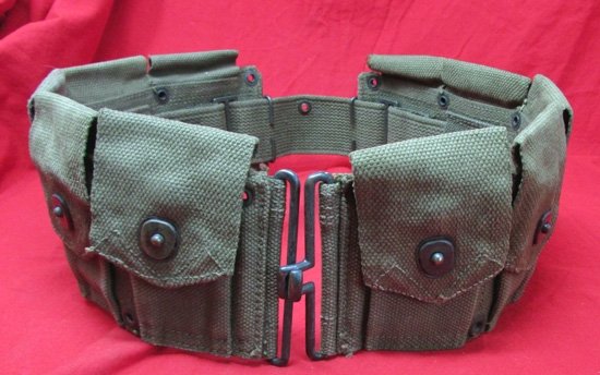  US WWII USMC 10 Pocket Riflemans Cartridge Belt, Dark OD, 44 Date — image 4