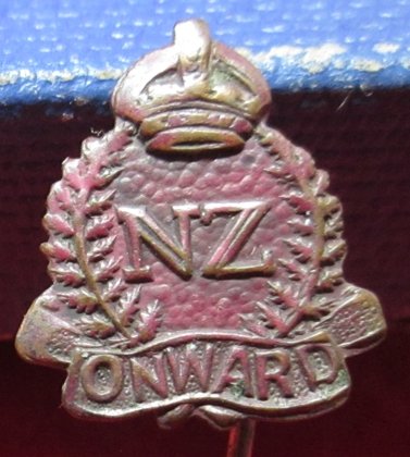  New Zealand, Post WWI, Veterans Stickpin Lot of Four — image 6