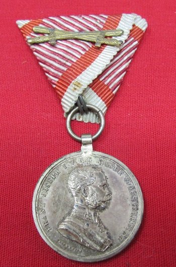  Austrian WWI Bronze-Gilt Bravery Medal, 30 mm, Franz-Joseph — image 2