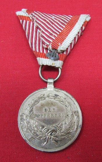  Austrian WWI Bronze-Gilt Bravery Medal, 30 mm, Franz-Joseph — image 3