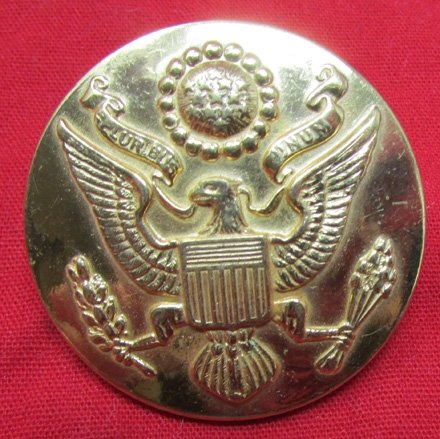  US WWII Army Hat Enlisted Hat Insignia Plastic — image 2