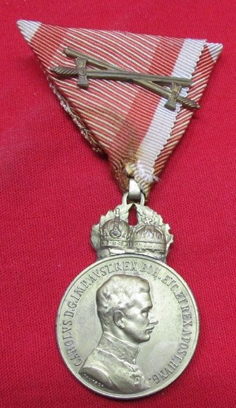  Austrian WWI Signum Laudis Medal & Swords, Emperor Karl, Post 1916 — image 2