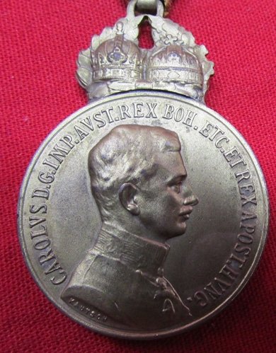  Austrian WWI Signum Laudis Medal & Swords, Emperor Karl, Post 1916 — image 3