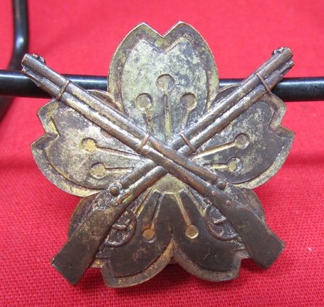  Japanese WWII M1887 2nd Class Marksmanship Badge — image 2