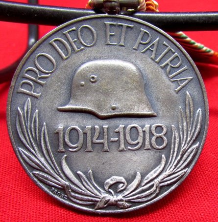  Hungarian WWI (Austro-Hungarian) Combatant Medal — image 3