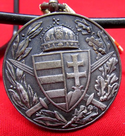 Hungarian WWI (Austro-Hungarian) Combatant Medal — image 4