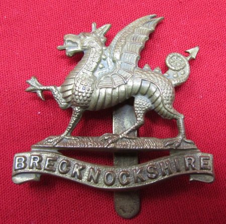  British WWI-WWII Cap Badge, Brecknockshire Regiment — image 2