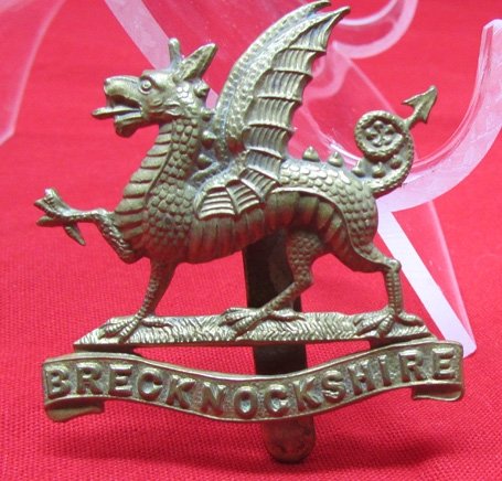  British WWI-WWII Cap Badge, Brecknockshire Regiment — image 3