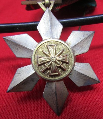  Vietnam War, Hamlet Common Defense Medal, Theater Made — image 5