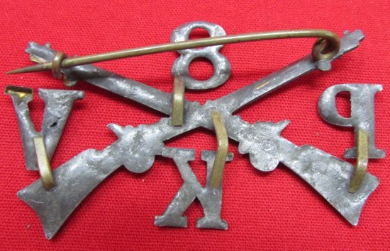 US IW-SAW Era, PNG Hat Insignia, 8th Regiment, Lead Filled — image 3