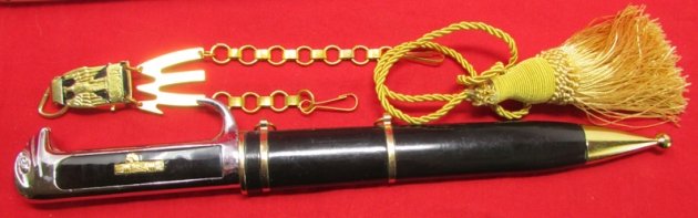  Italian WWII Pattern, Fascist Leaders Dagger & Box. REPLICA — image 3