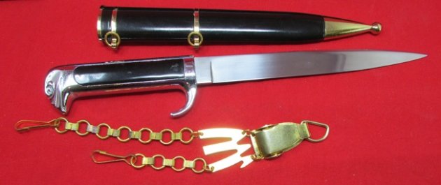  Italian WWII Pattern, Fascist Leaders Dagger & Box. REPLICA — image 9
