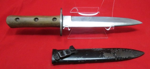  Italian WWII Fighting Knife & Scabbard — image 3